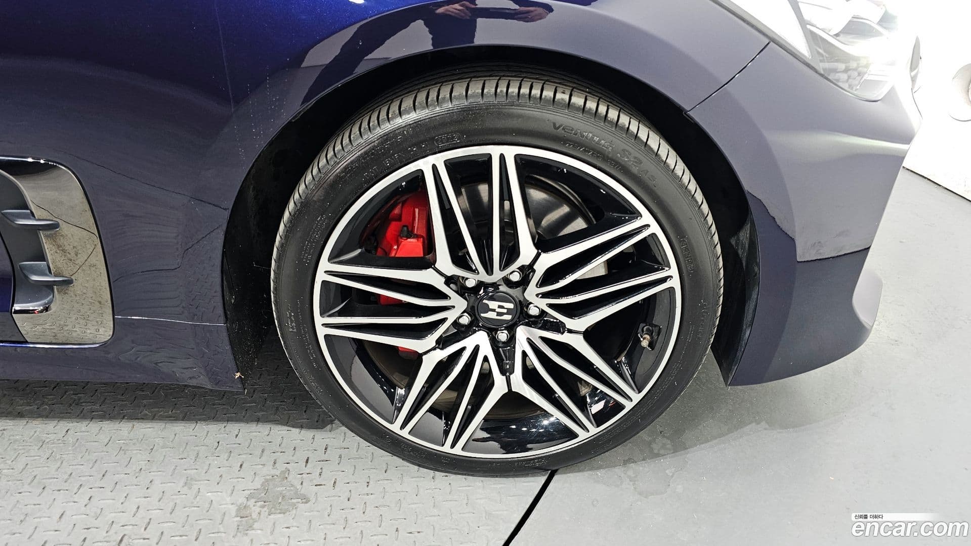 Main__Slider__Photo:Stinger Kia 2021.0-4