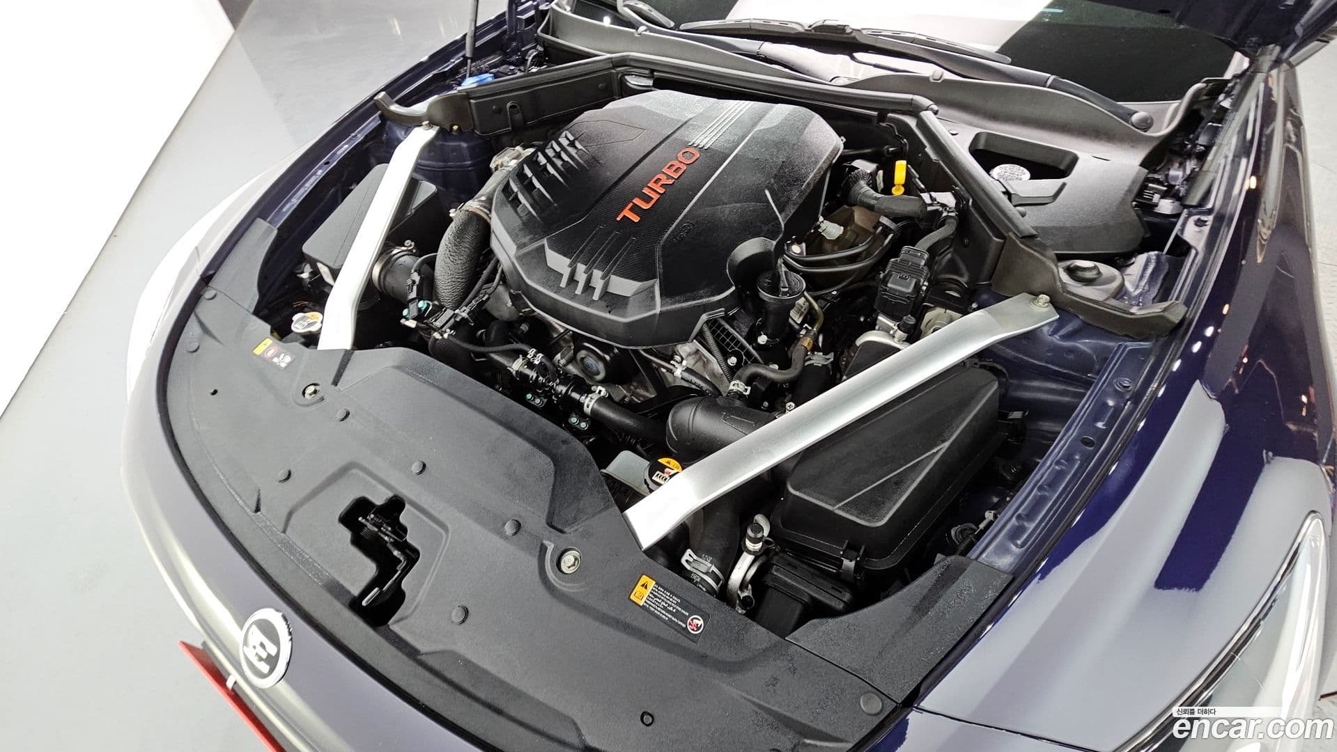 Main__Slider__Photo:Stinger Kia 2021.0-5