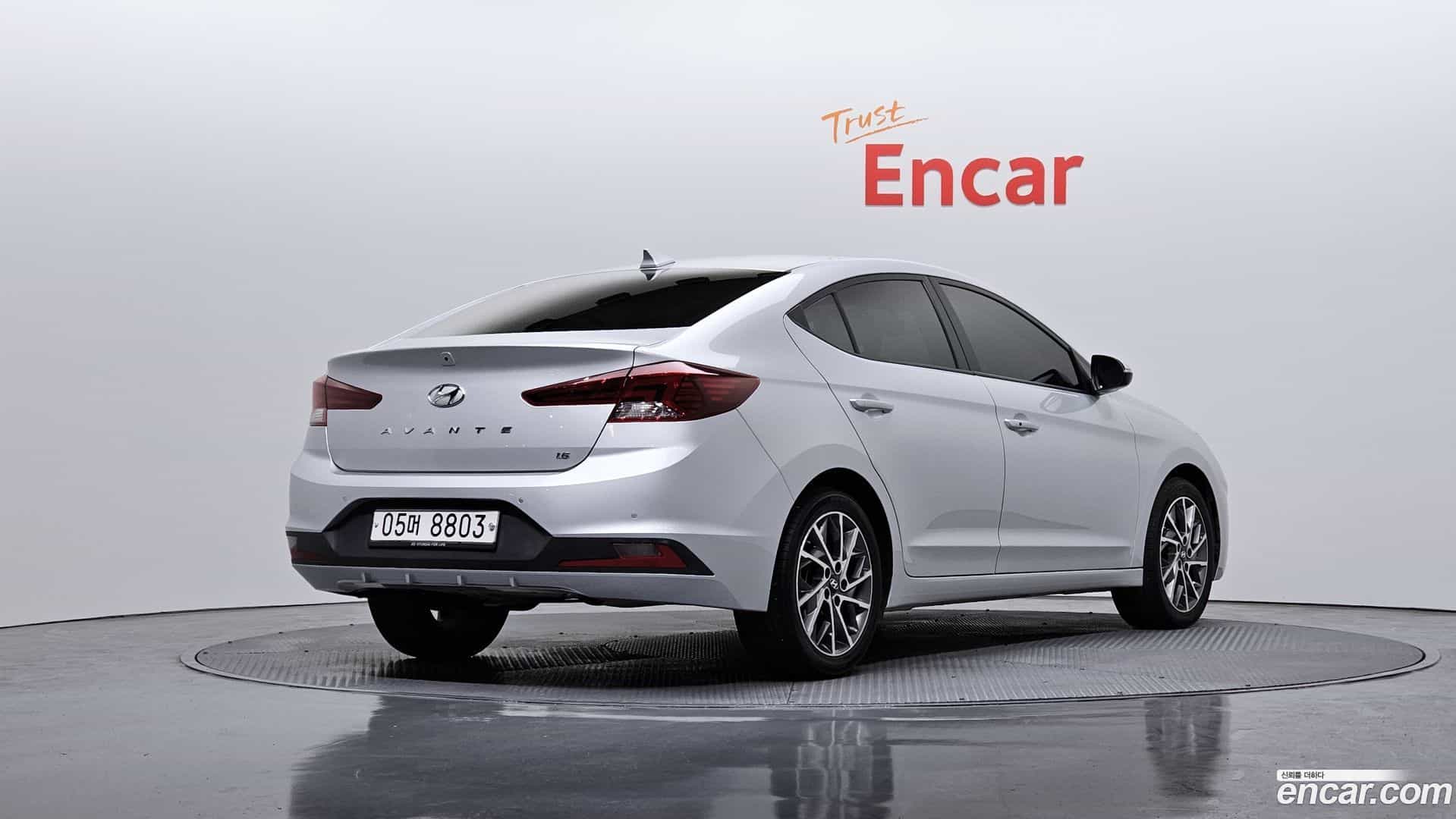AVANTE Hyundai 2018.10-OUTER-002