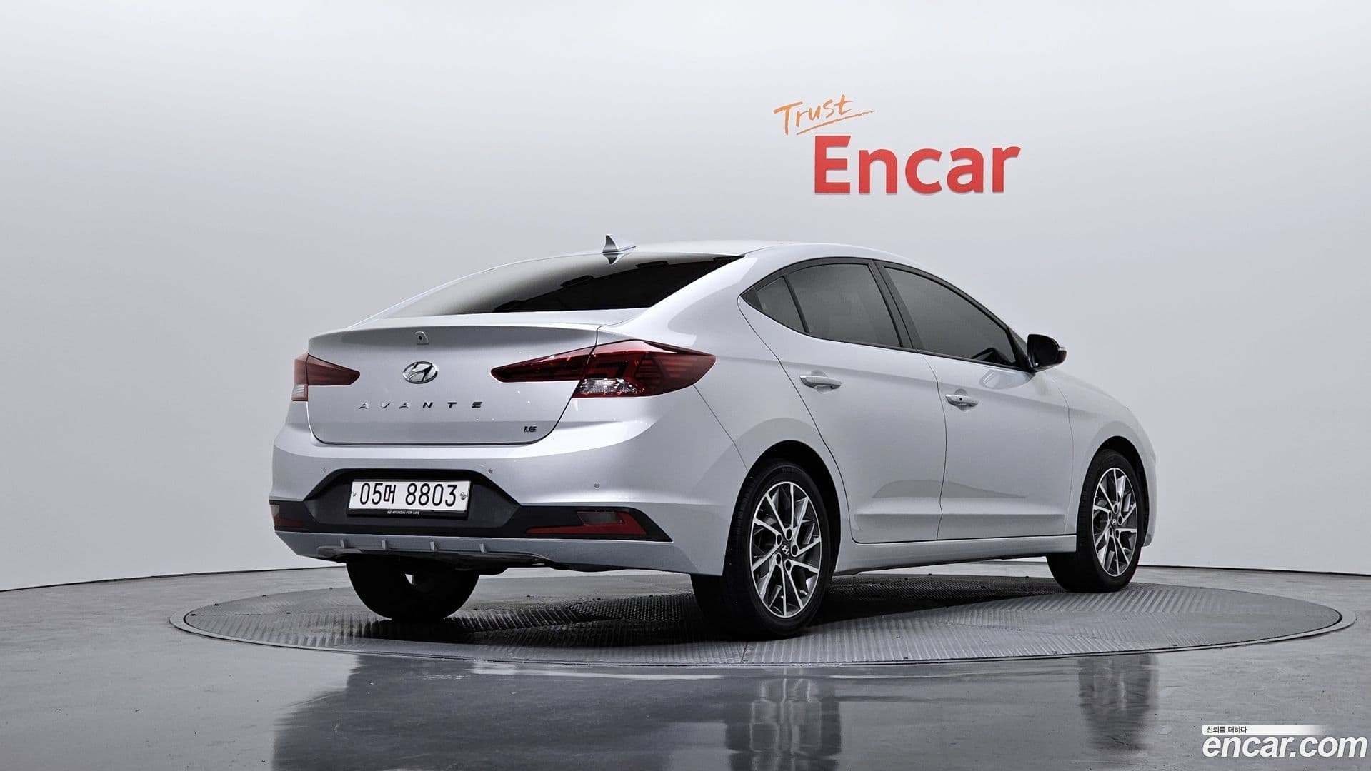 Main__Slider__Photo:AVANTE Hyundai 2018.10-1