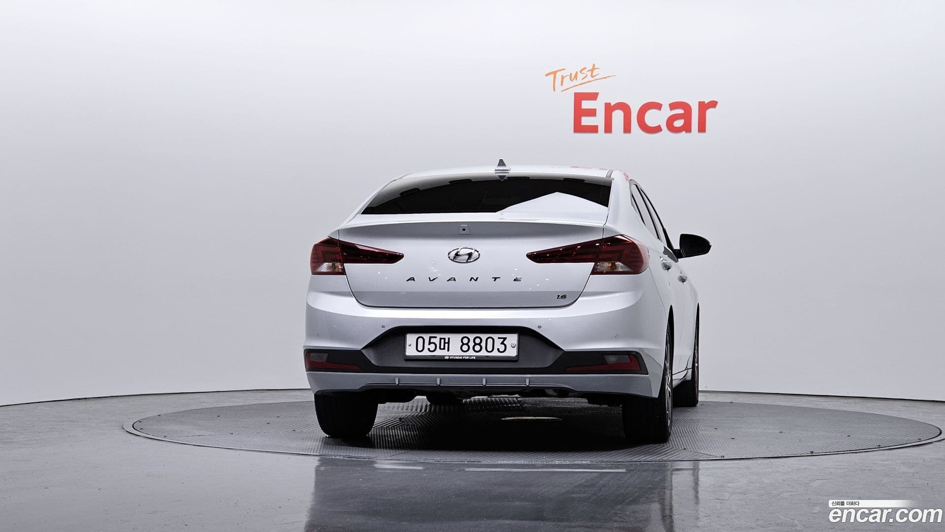 Main__Slider__Photo:AVANTE Hyundai 2018.10-3