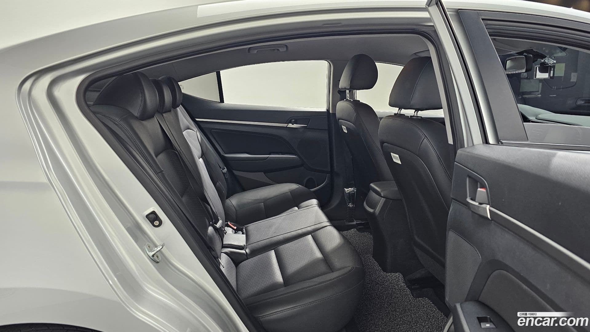 Main__Slider__Photo:AVANTE Hyundai 2018.10-11