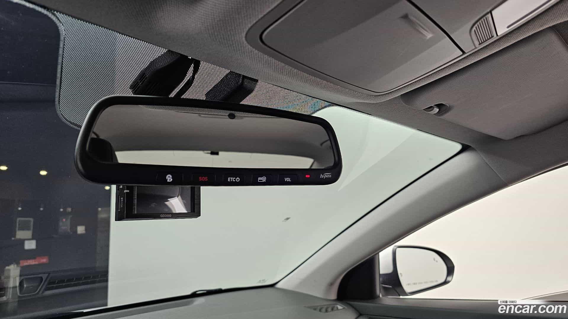 AVANTE Hyundai 2018.10-OPTION-023