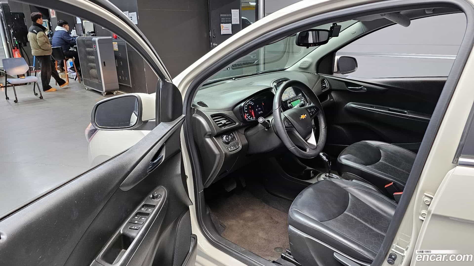 Spark Chevrolet 2016.6-INNER-010