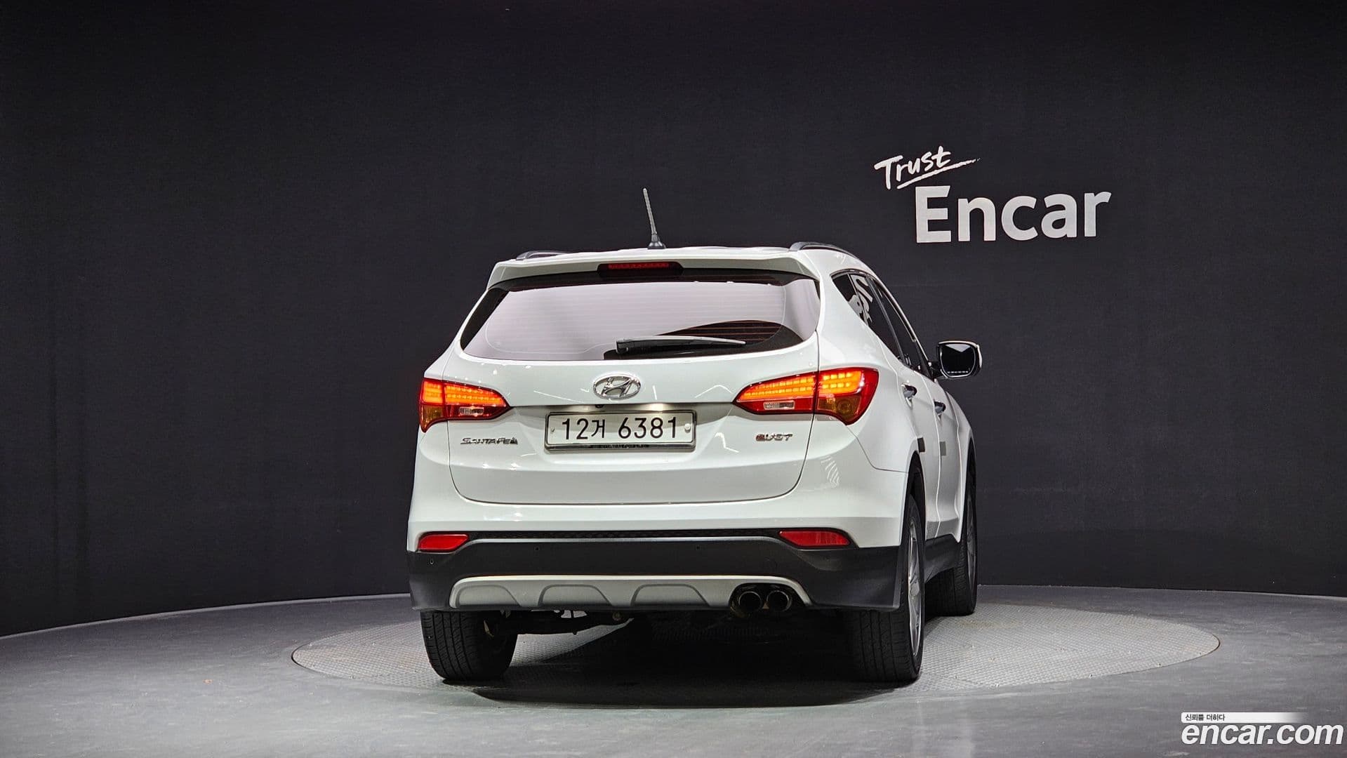 Main__Slider__Photo:Santafe Hyundai 2013.2-3