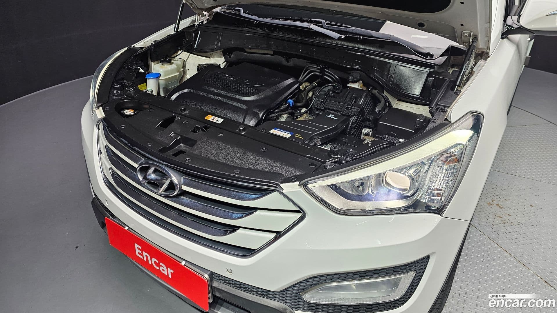 Main__Slider__Photo:Santafe Hyundai 2013.2-5