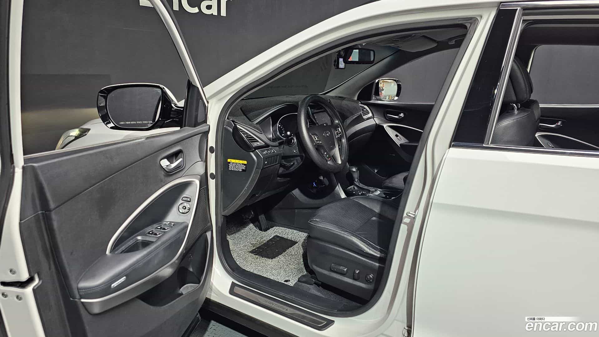 Santafe Hyundai 2013.2-INNER-010