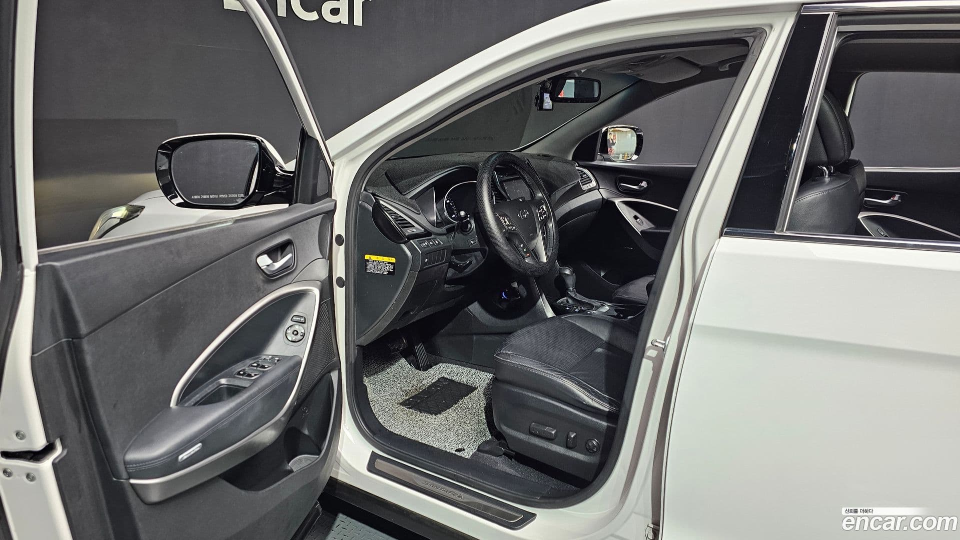 Main__Slider__Photo:Santafe Hyundai 2013.2-9