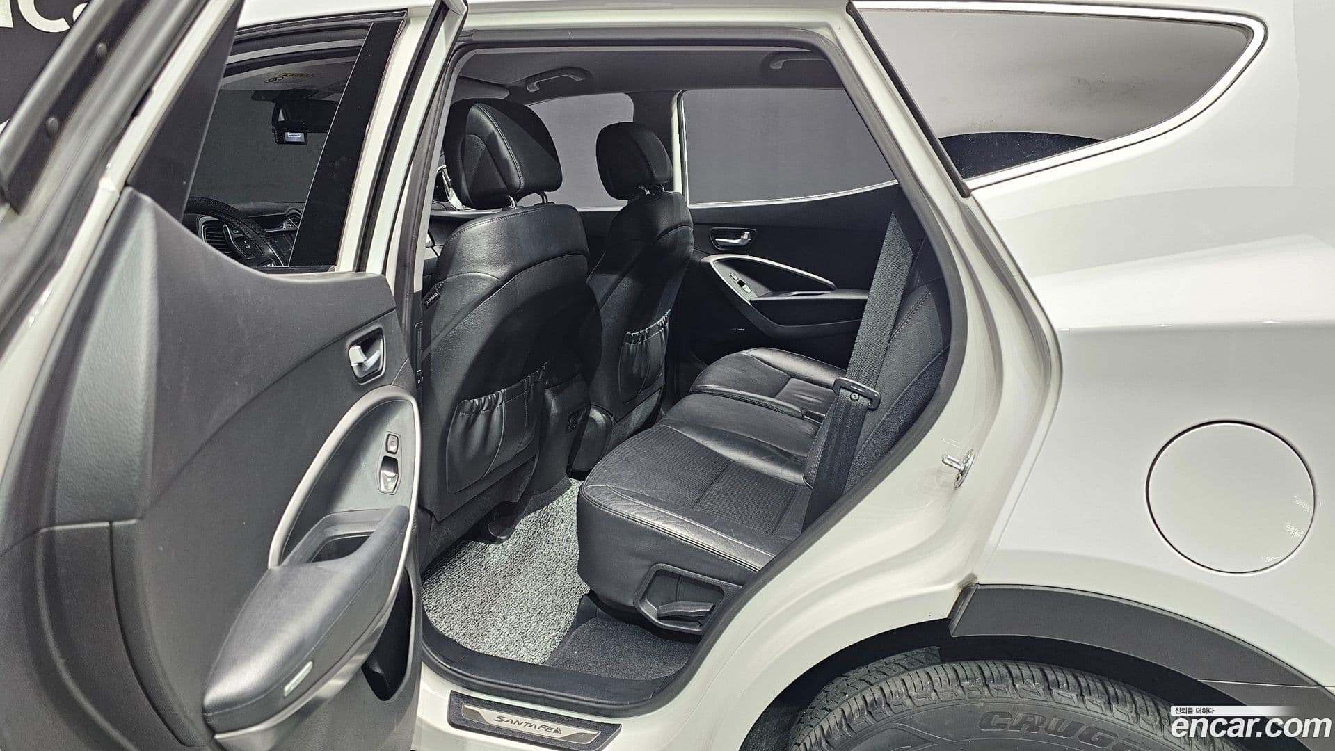 Main__Slider__Photo:Santafe Hyundai 2013.2-11