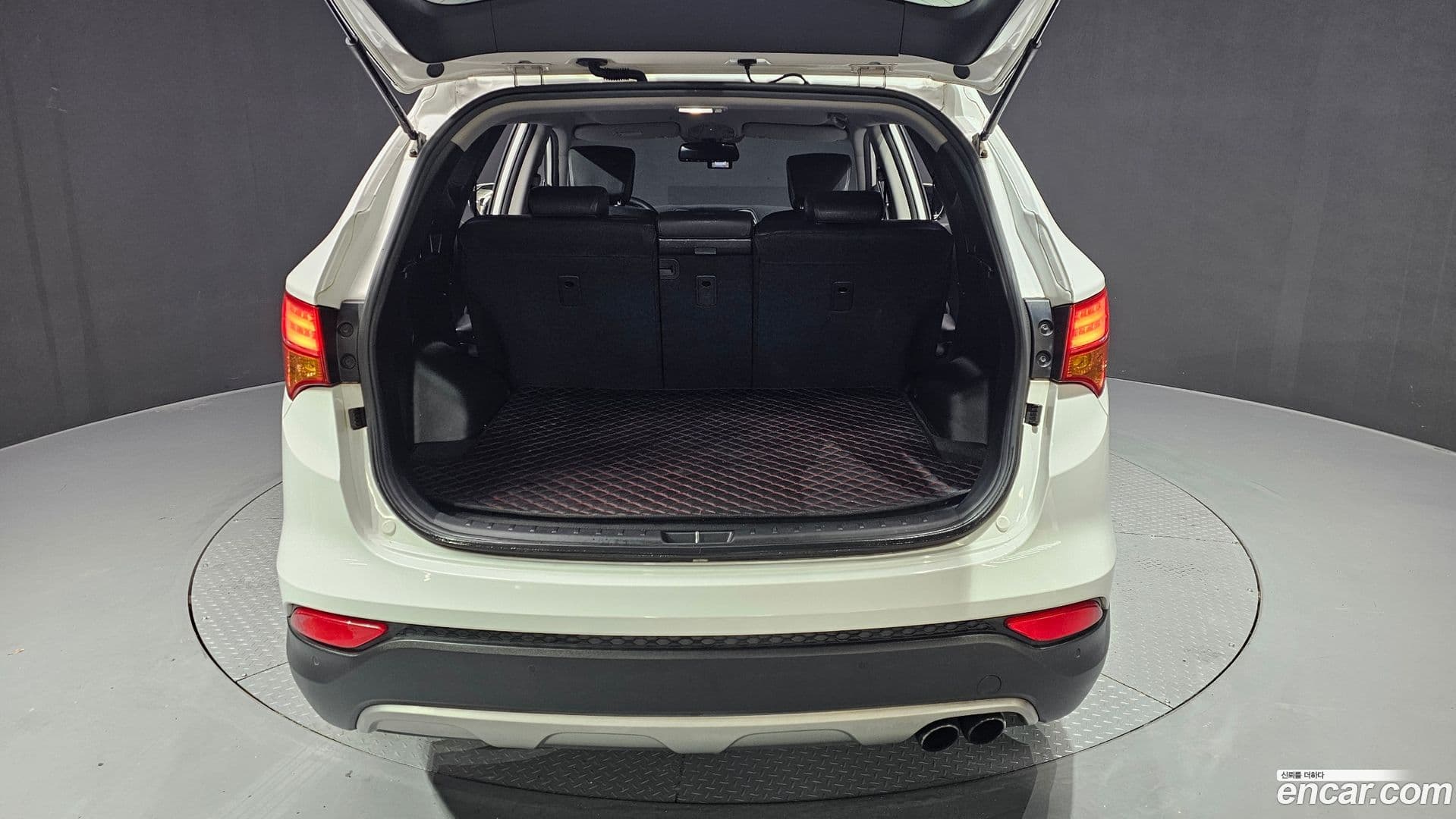 Main__Slider__Photo:Santafe Hyundai 2013.2-19