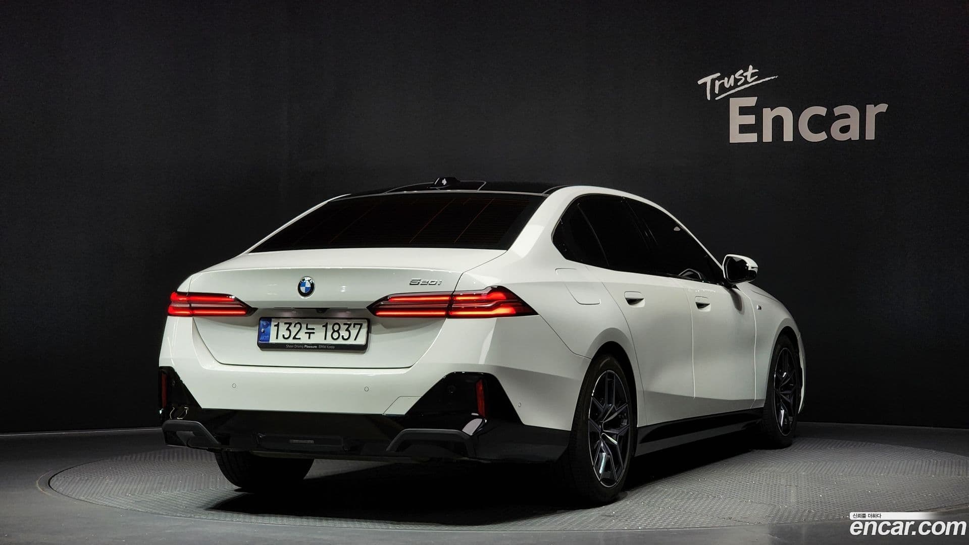 Main__Slider__Photo:5-Series BMW 2024.1-1