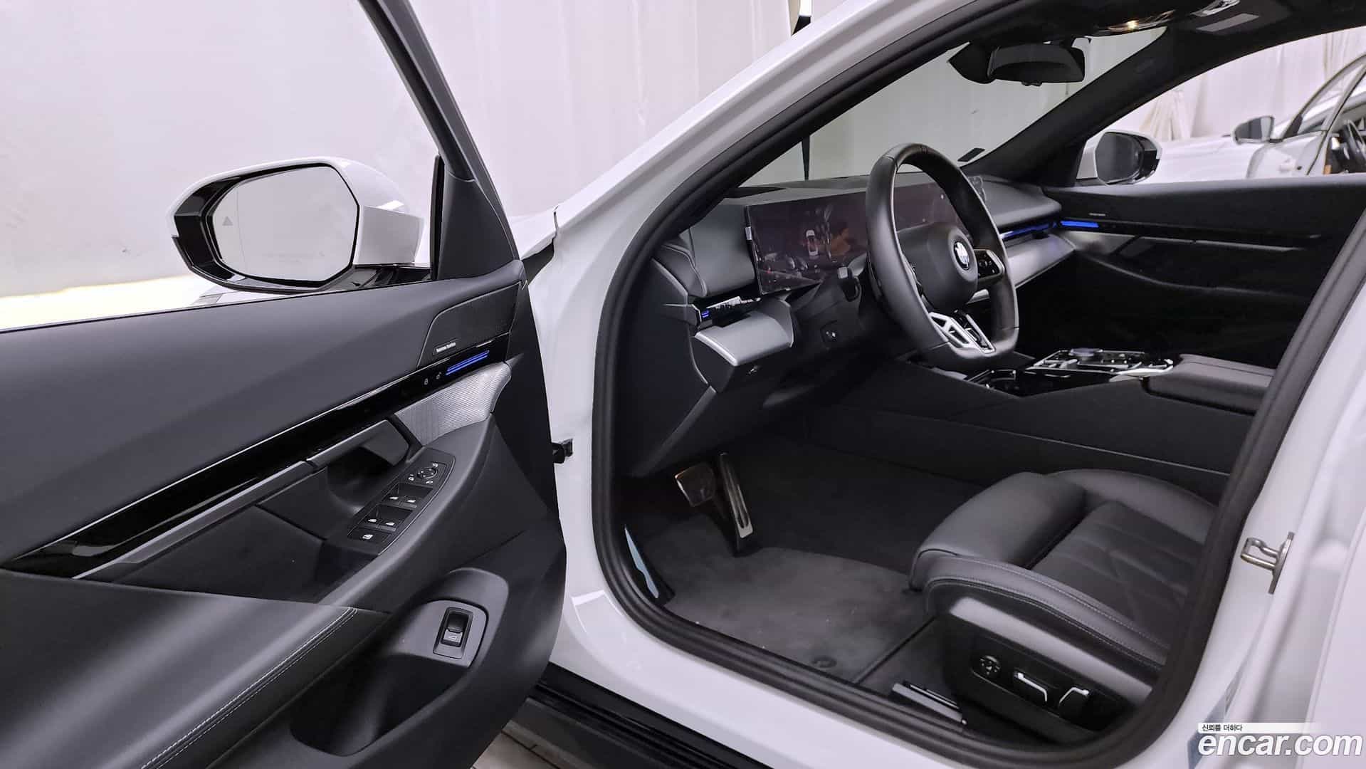 5-Series BMW 2024.1-INNER-010