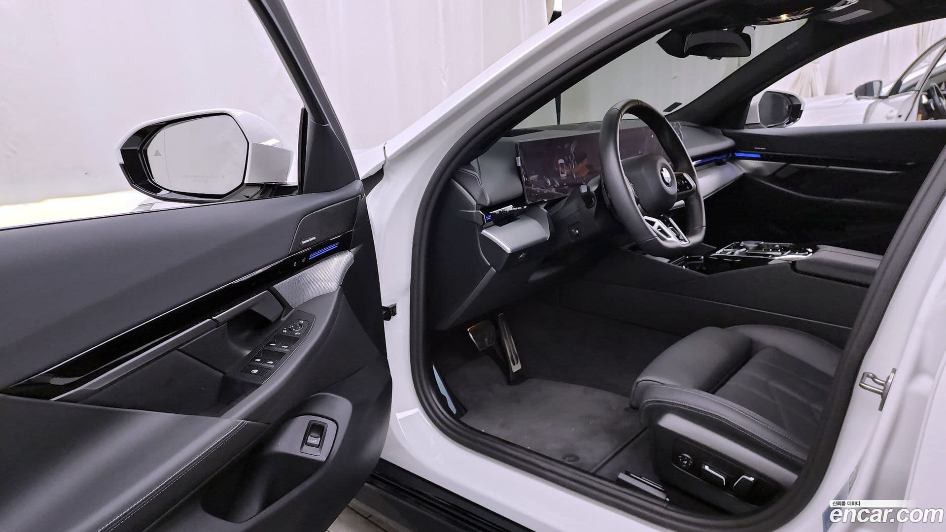 Main__Slider__Photo:5-Series BMW 2024.1-9