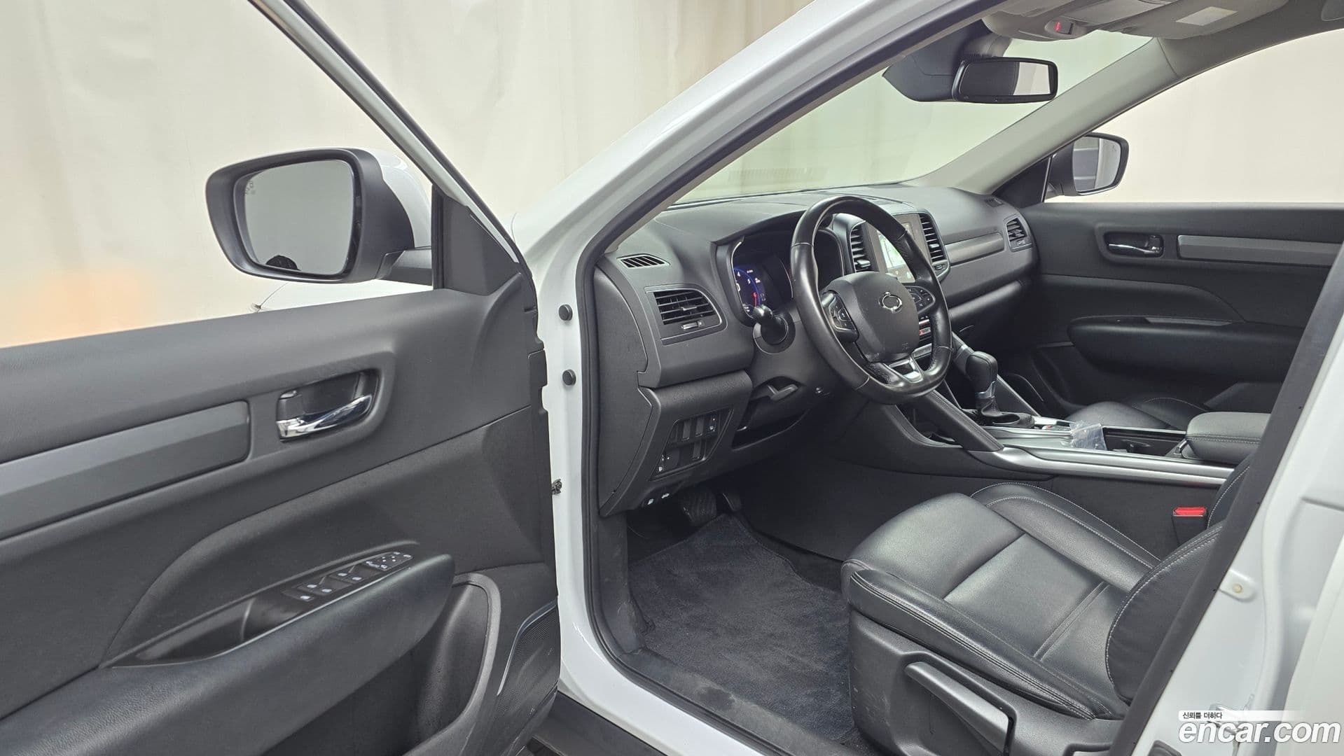 Main__Slider__Photo:QM6 Renault Korea 2022.5-9