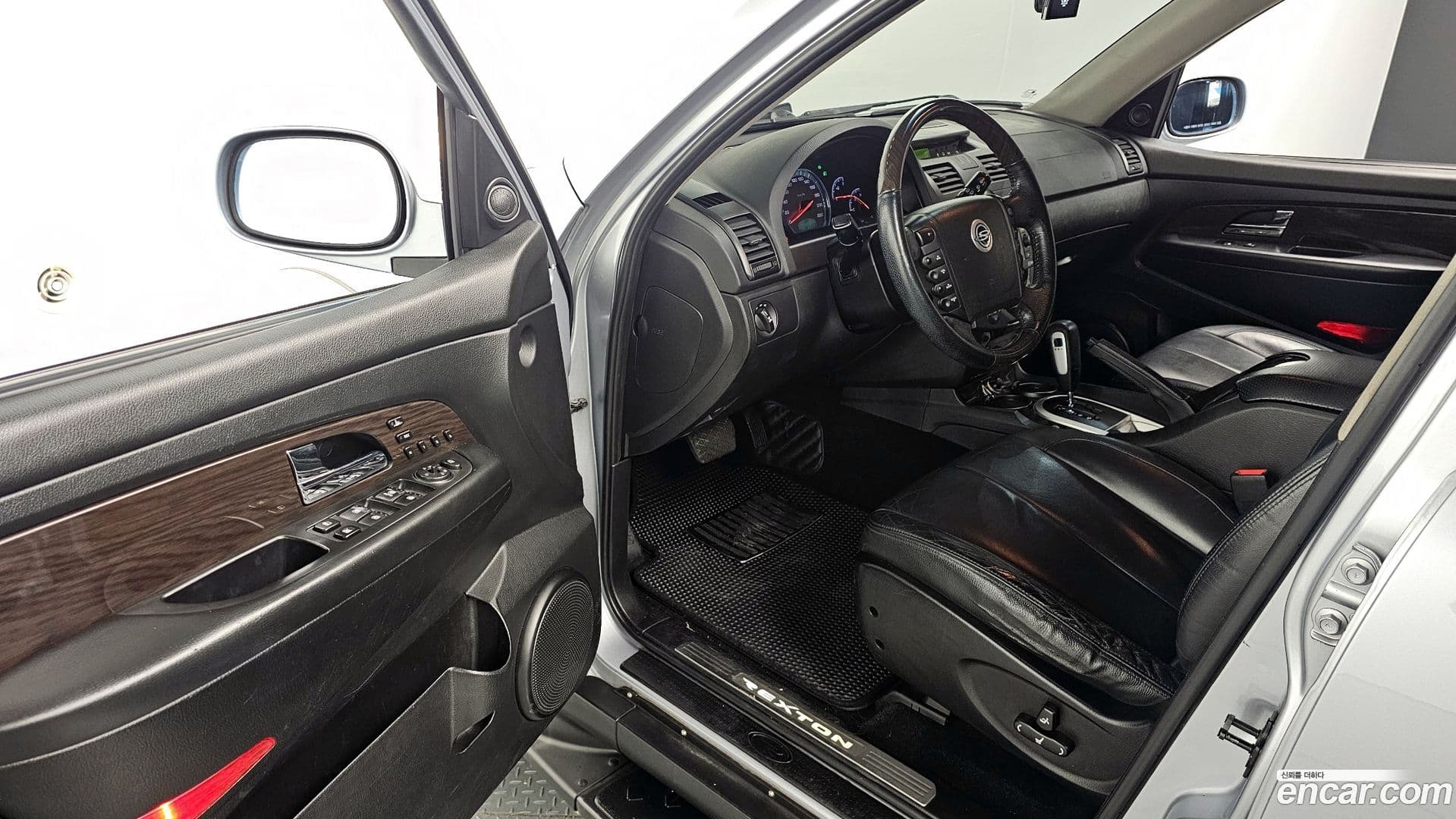 Main__Slider__Photo:Rexton KG_Mobility_Ssangyong 2009.8-10