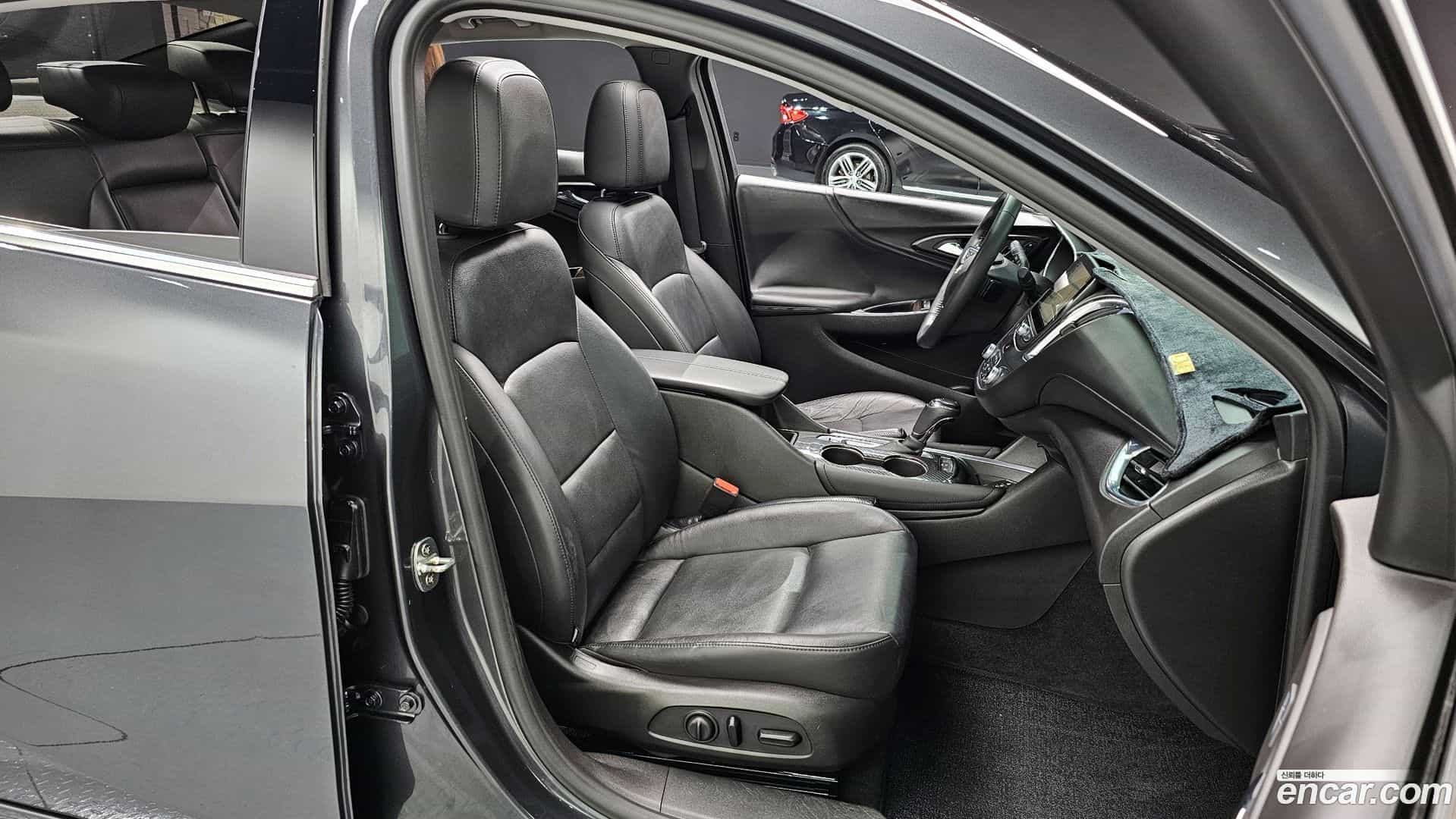 Malibu Chevrolet 2016.10-INNER-010