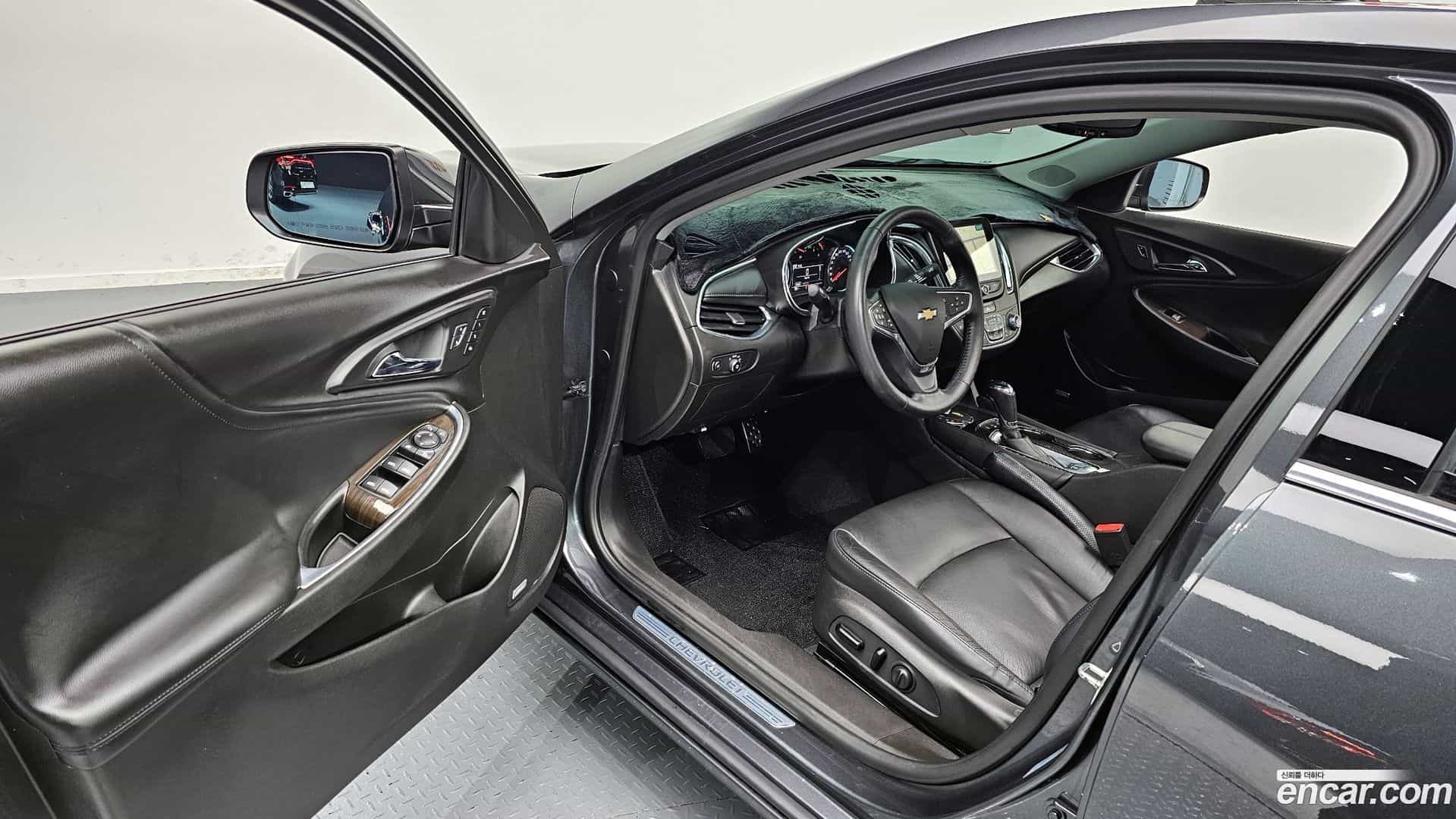 Malibu Chevrolet 2016.10-OPTION-015