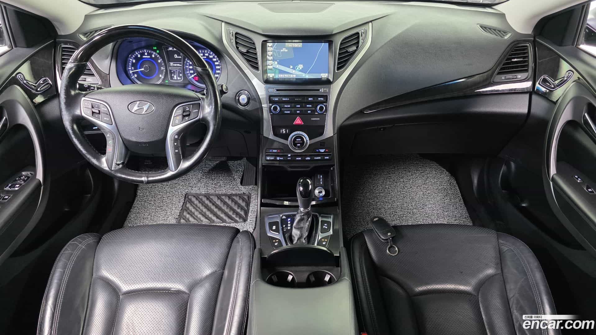 Grandeur Hyundai 2015.10-INNER-007