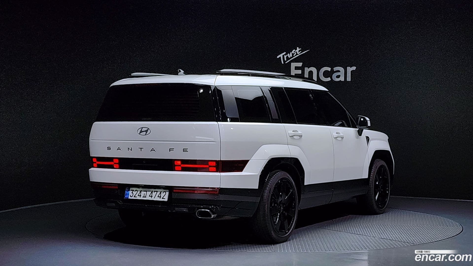 Main__Slider__Photo:Santafe Hyundai 2023.10-1