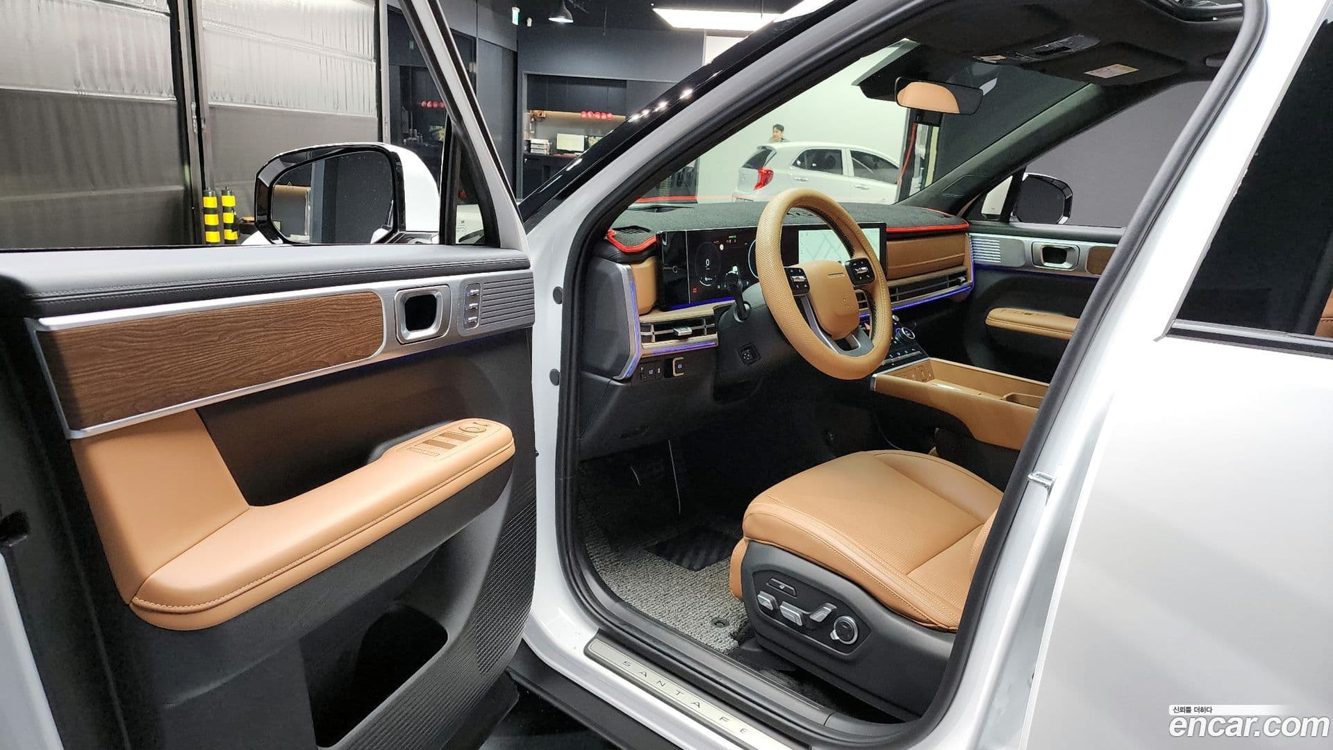 Main__Slider__Photo:Santafe Hyundai 2023.10-9