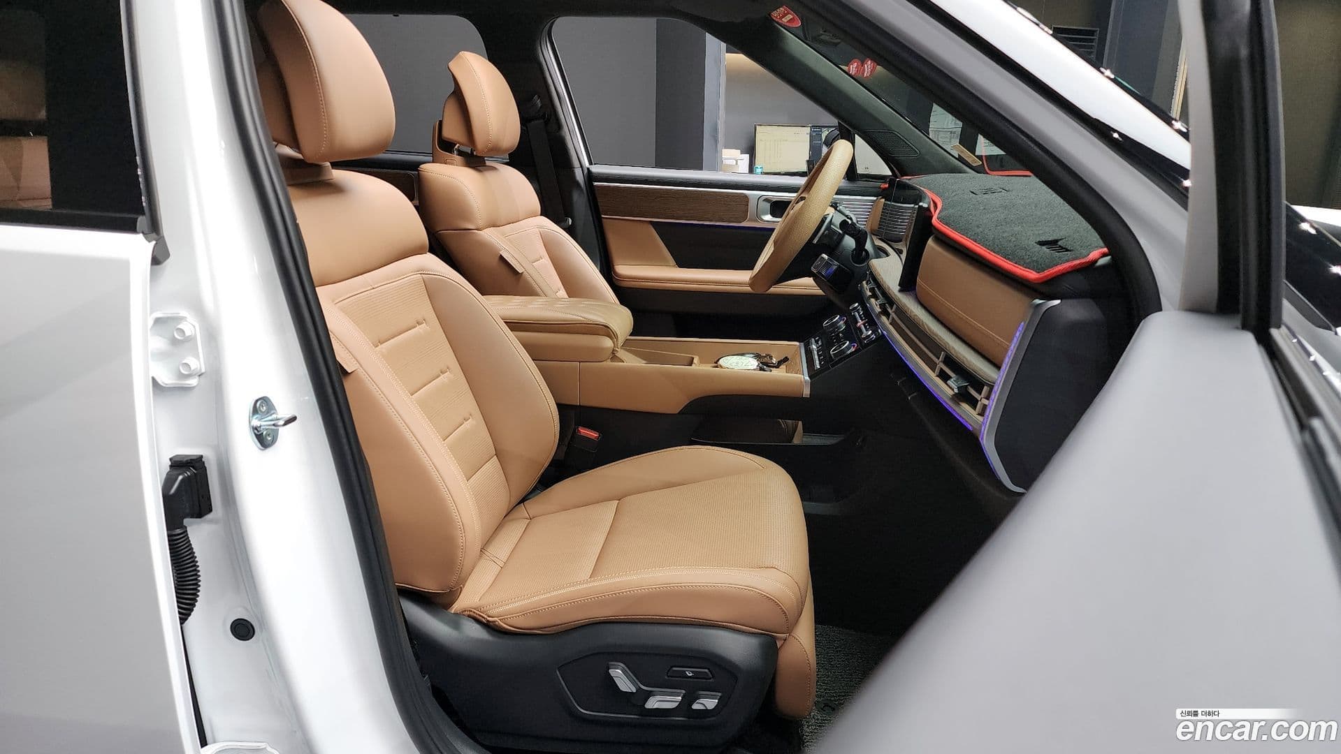 Main__Slider__Photo:Santafe Hyundai 2023.10-10