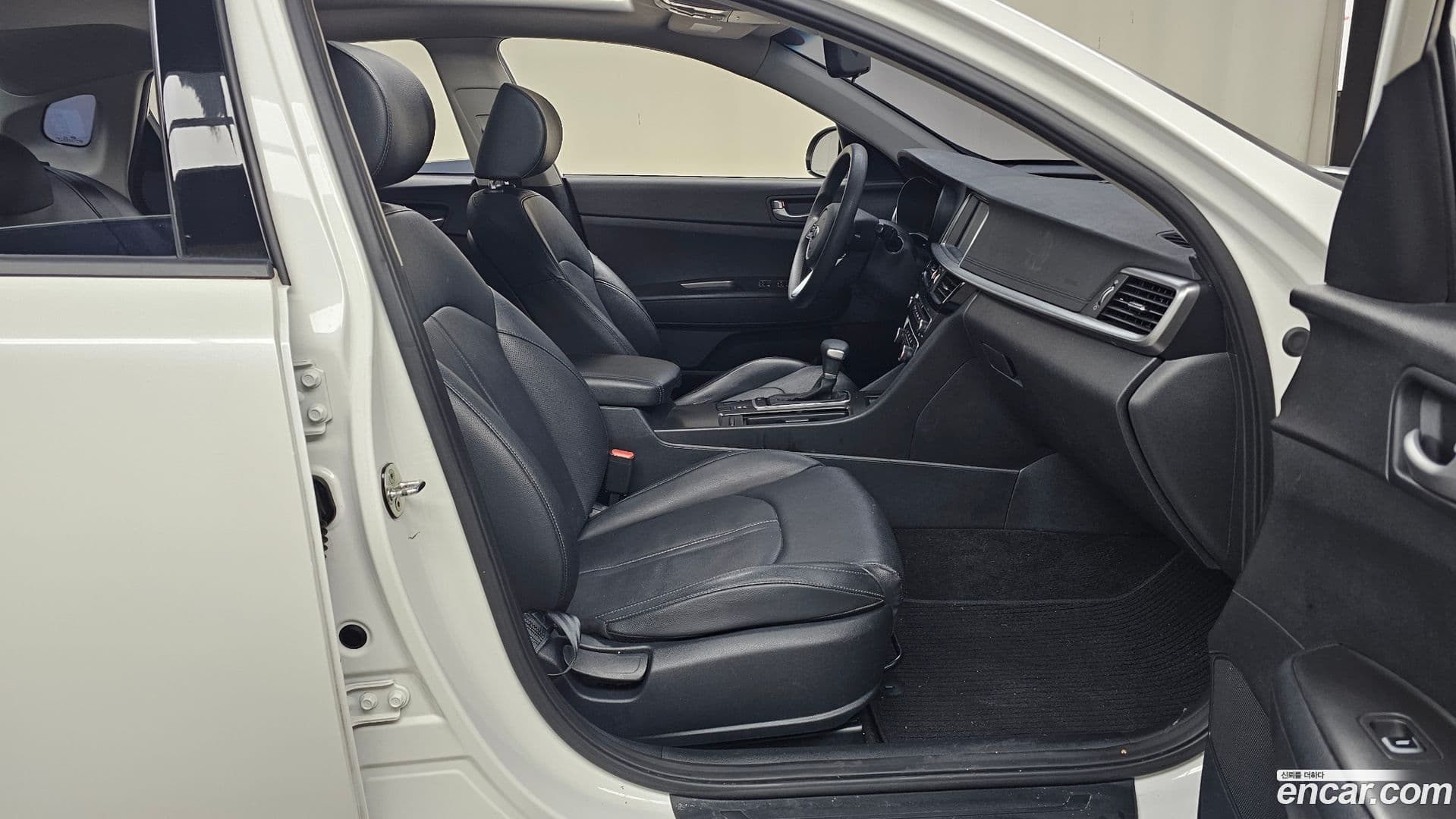 Main__Slider__Photo:K5 Kia 2018.5-10