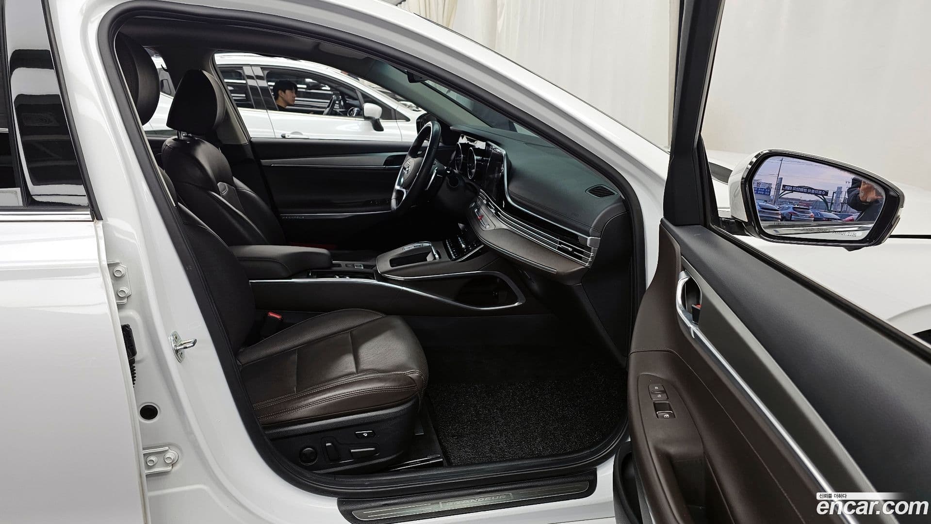 Main__Slider__Photo:Grandeur Hyundai 2020.10-14