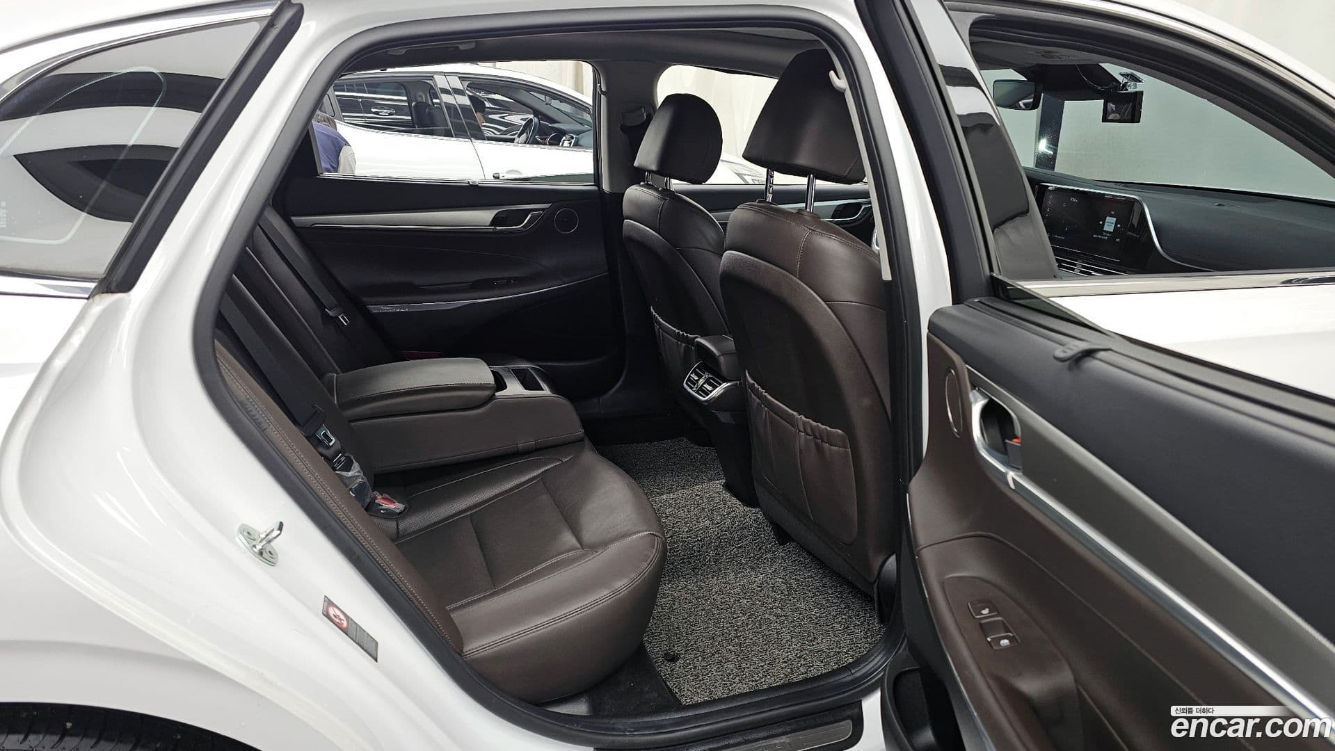 Main__Slider__Photo:Grandeur Hyundai 2020.10-15