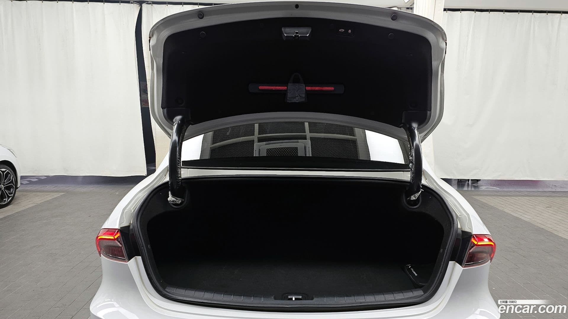 Main__Slider__Photo:Grandeur Hyundai 2020.10-17