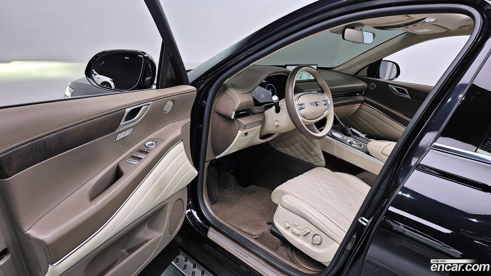 Main__Slider__Photo:GV80 Genesis 2021.6-10