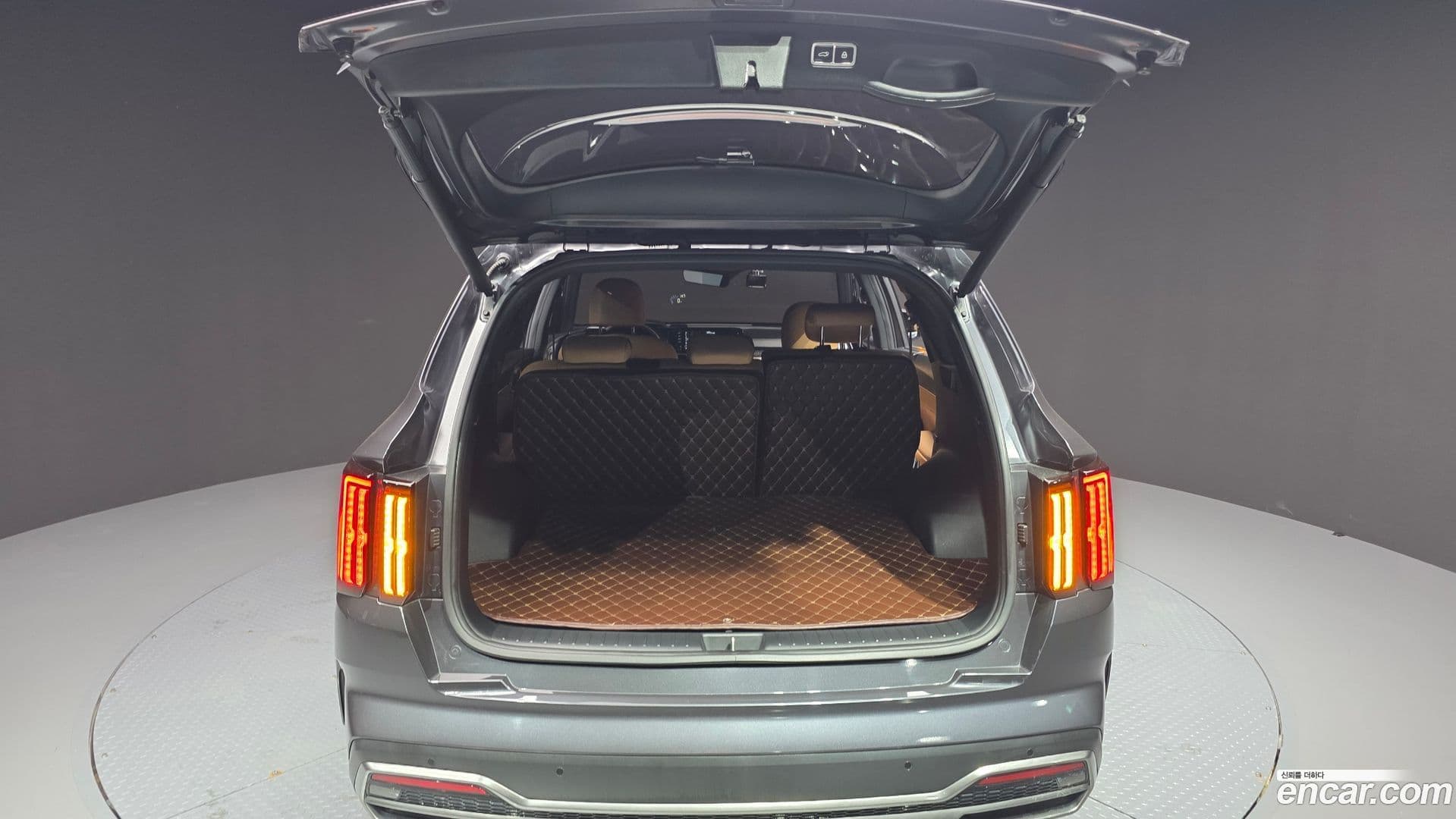 Main__Slider__Photo:Sorento Kia 2020.4-19