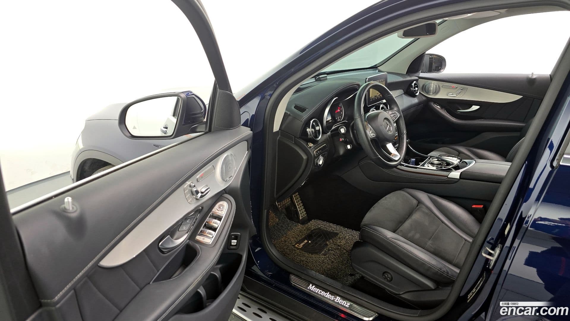 Main__Slider__Photo:GLC-Class Mercedes-Benz 2019.11-9