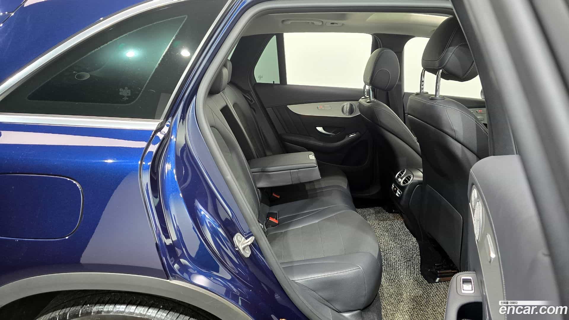 GLC-Class Mercedes-Benz 2019.11-OPTION-016