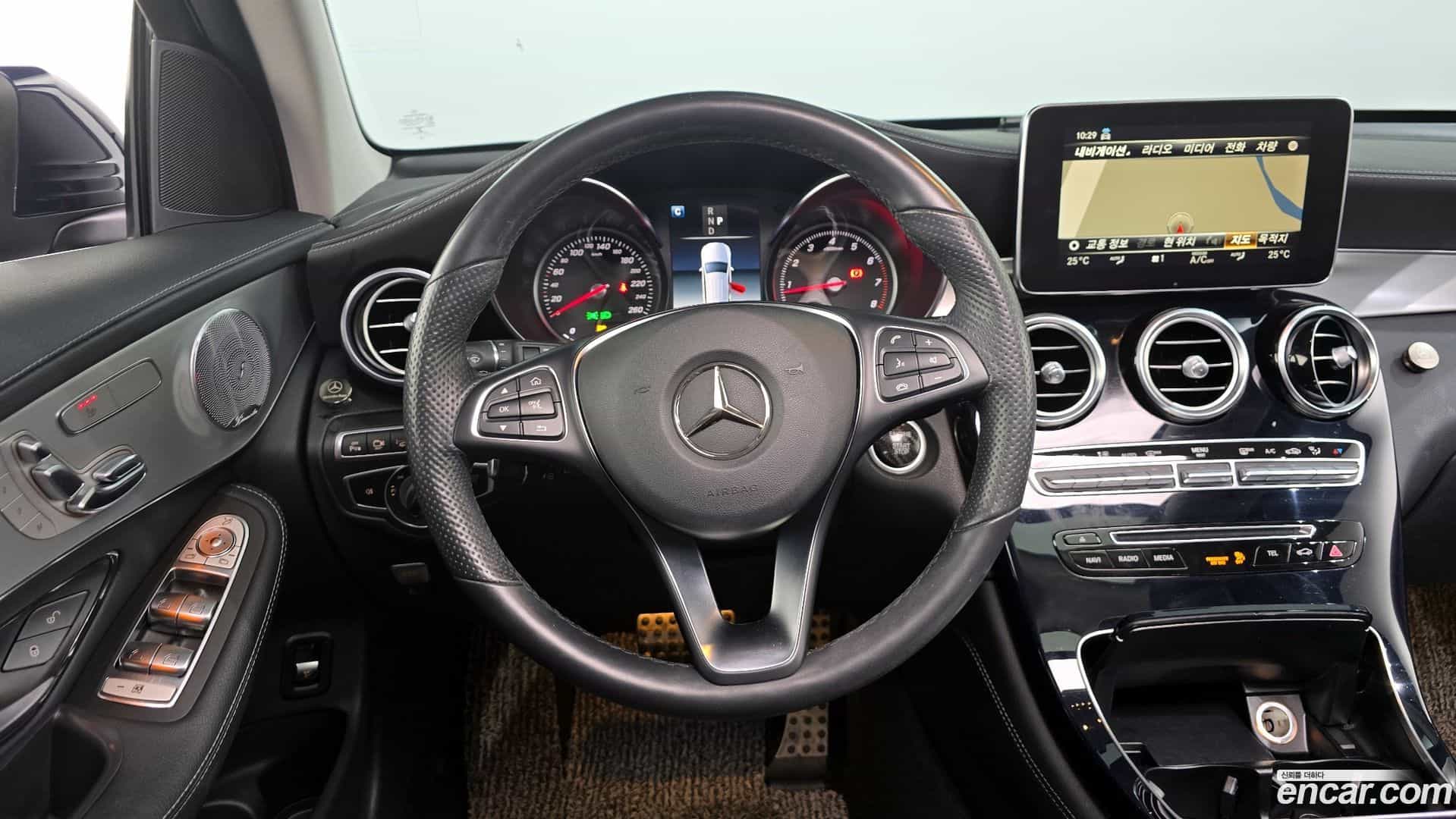 GLC-Class Mercedes-Benz 2019.11-OPTION-017