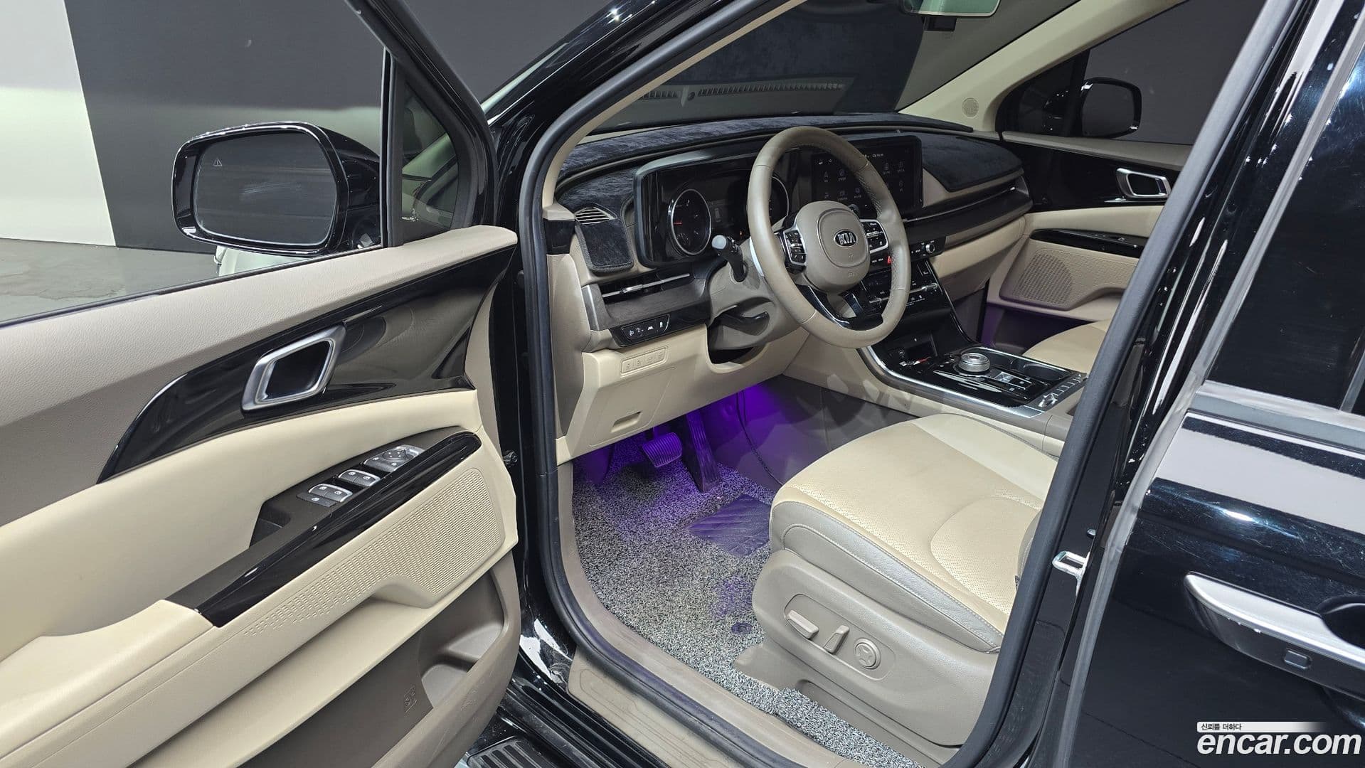 Main__Slider__Photo:Canival Kia 2020.8-9