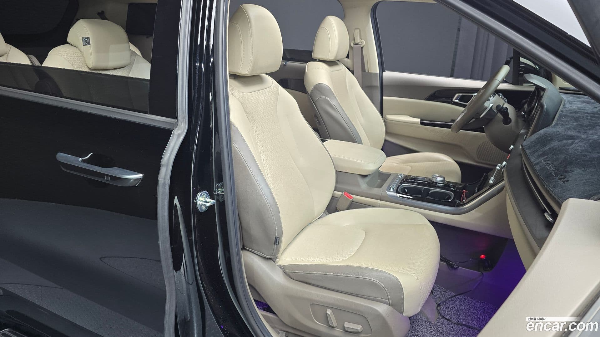 Main__Slider__Photo:Canival Kia 2020.8-11