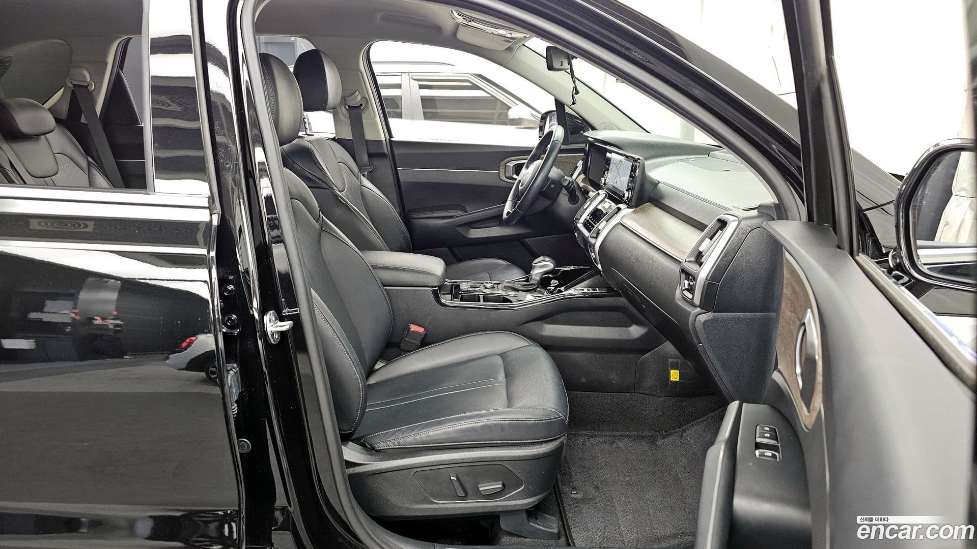 Main__Slider__Photo:Sorento Kia 2023.0-10