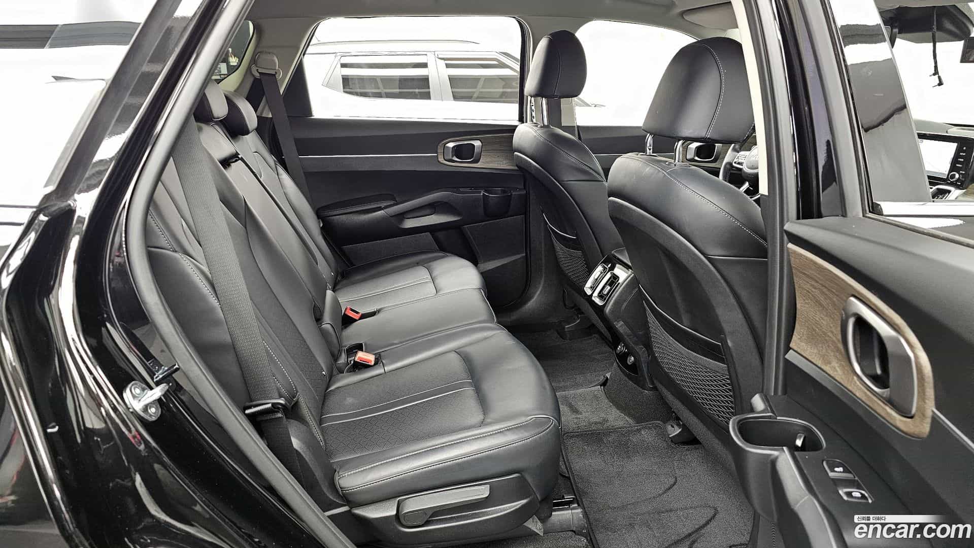 Sorento Kia 2023.0-OPTION-016