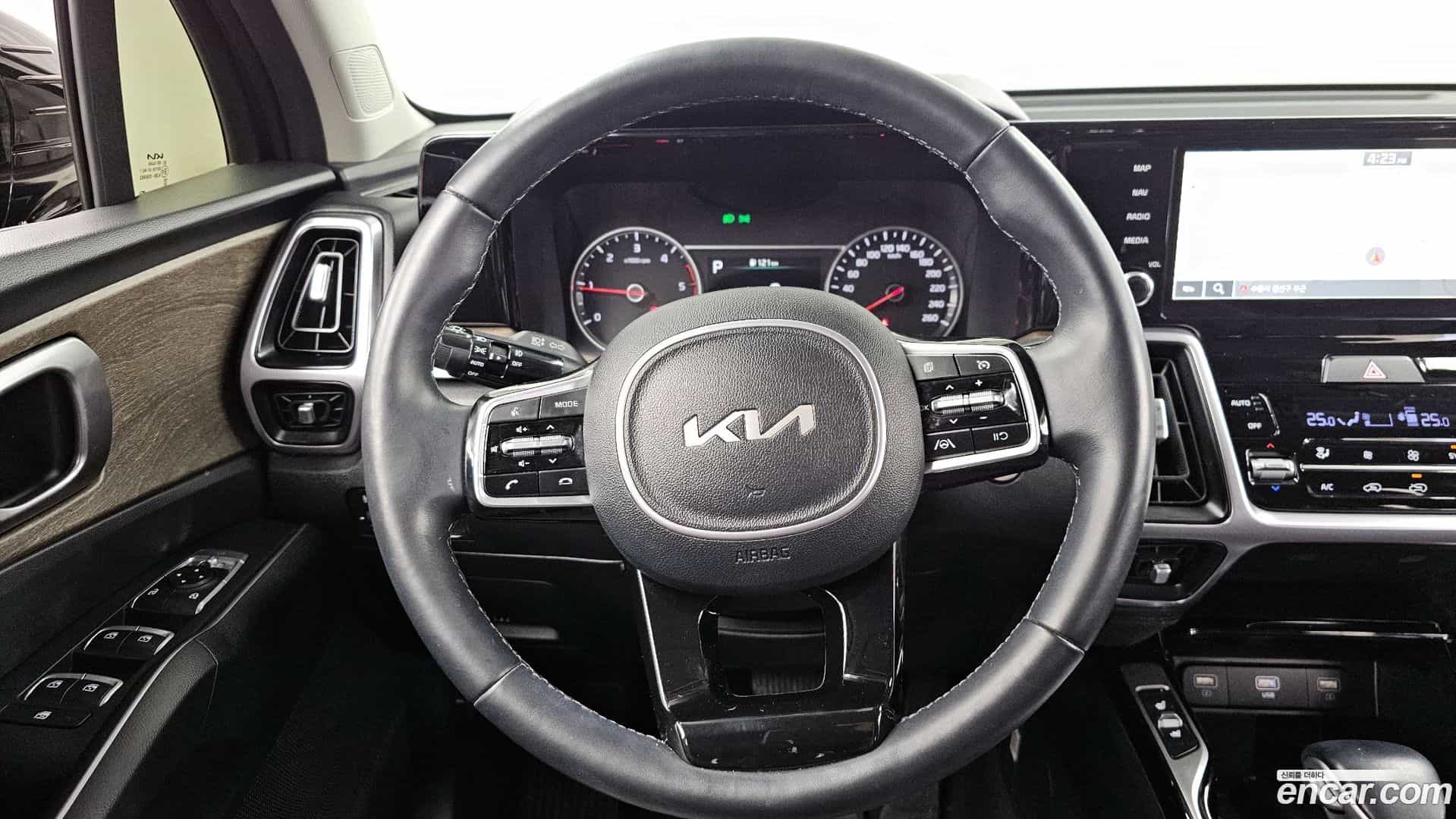 Sorento Kia 2023.0-OPTION-017