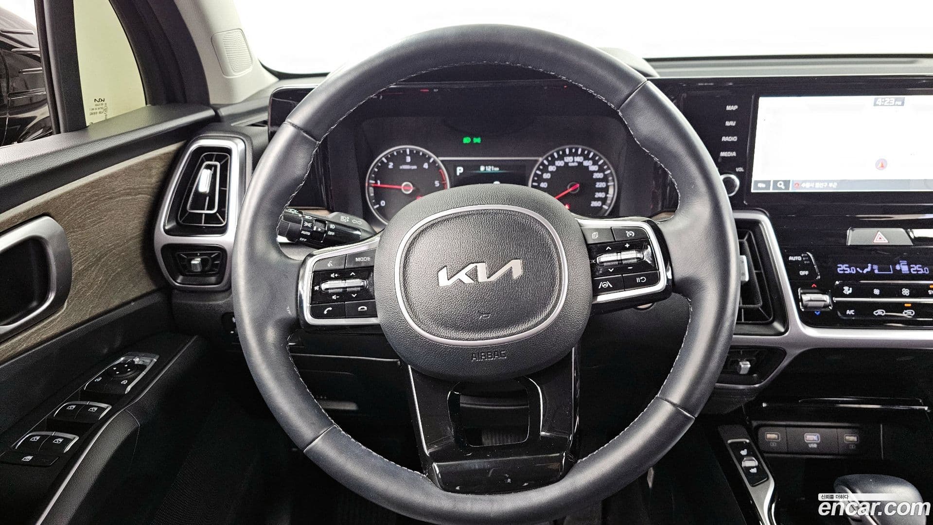 Main__Slider__Photo:Sorento Kia 2023.0-12