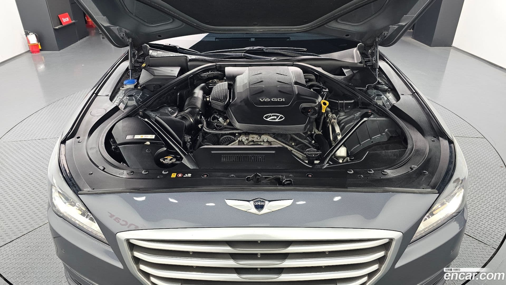 Main__Slider__Photo:Genesis Hyundai 2015.5-5