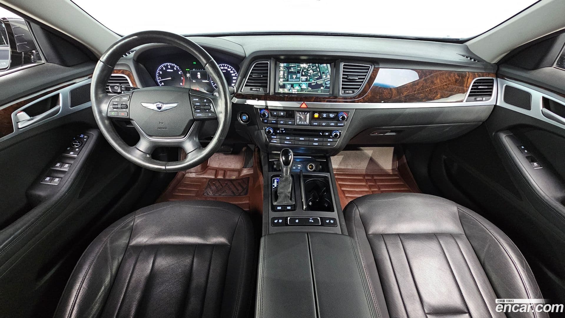 Main__Slider__Photo:Genesis Hyundai 2015.5-6