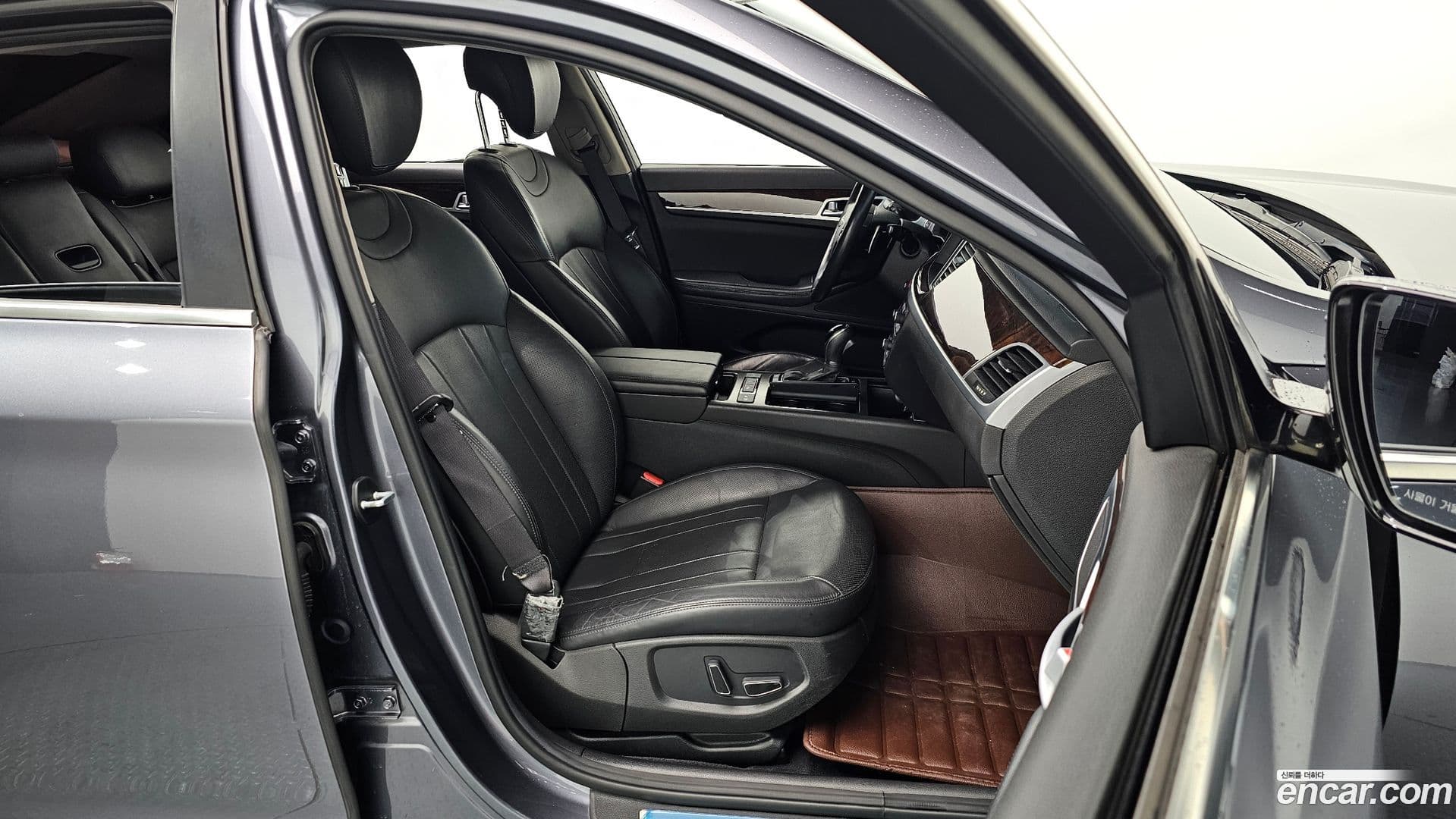 Main__Slider__Photo:Genesis Hyundai 2015.5-9