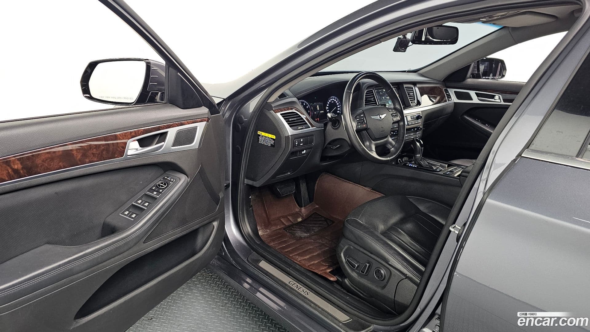 Main__Slider__Photo:Genesis Hyundai 2015.5-11