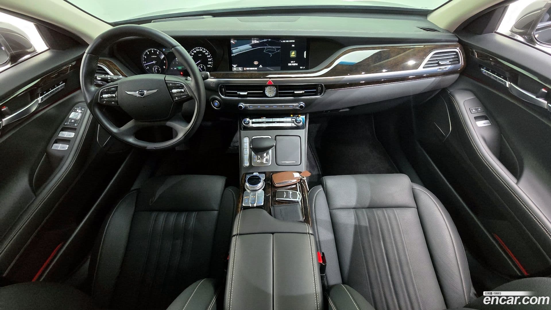 Main__Slider__Photo:G90 Genesis 2021.9-6