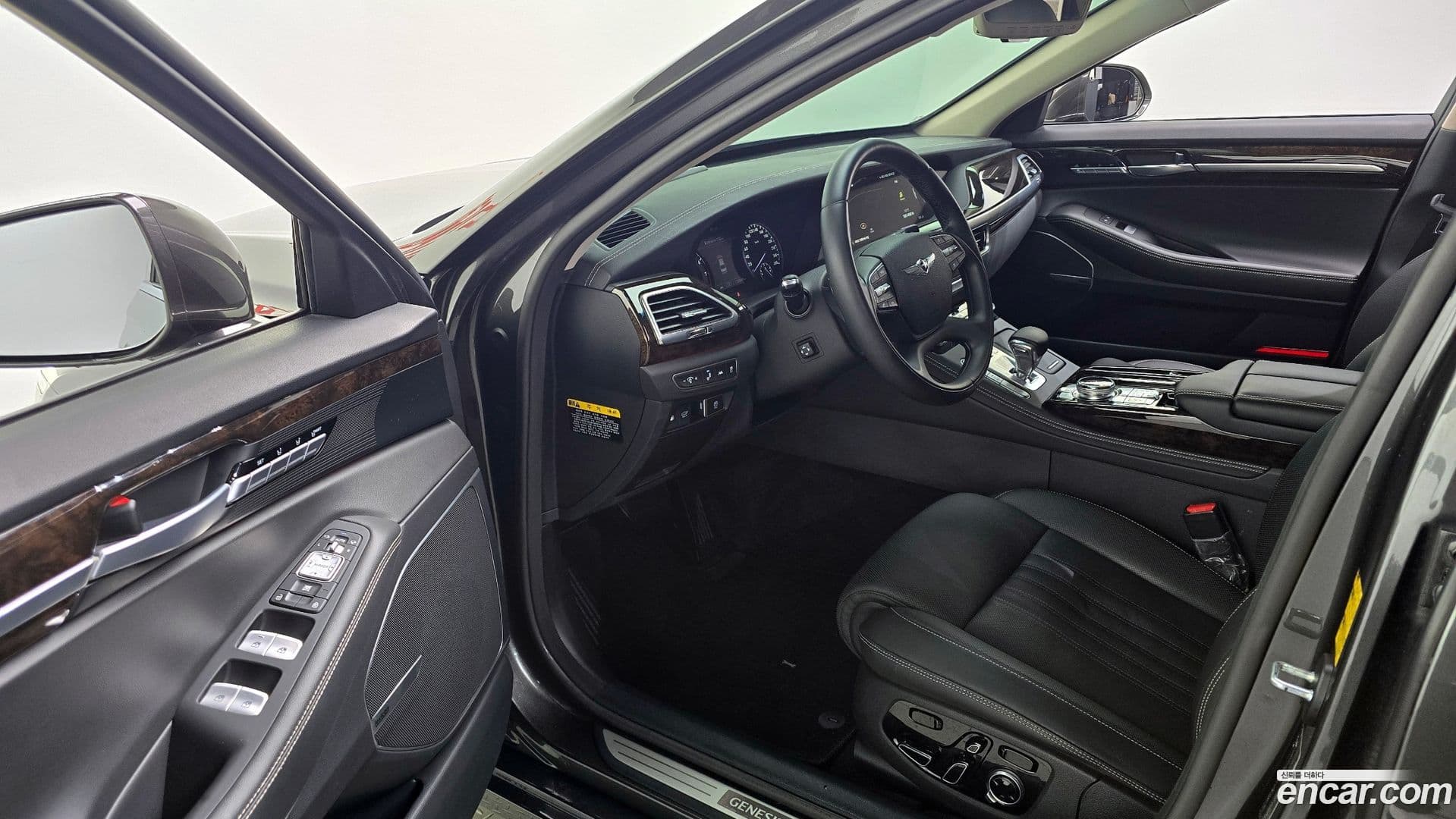 Main__Slider__Photo:G90 Genesis 2021.9-9