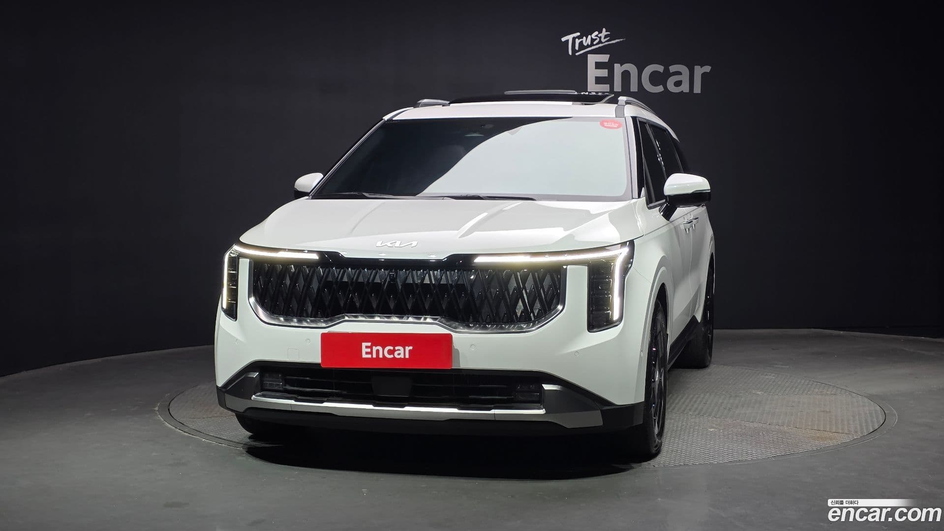 Main__Slider__Photo:Canival Kia 2024.6-2