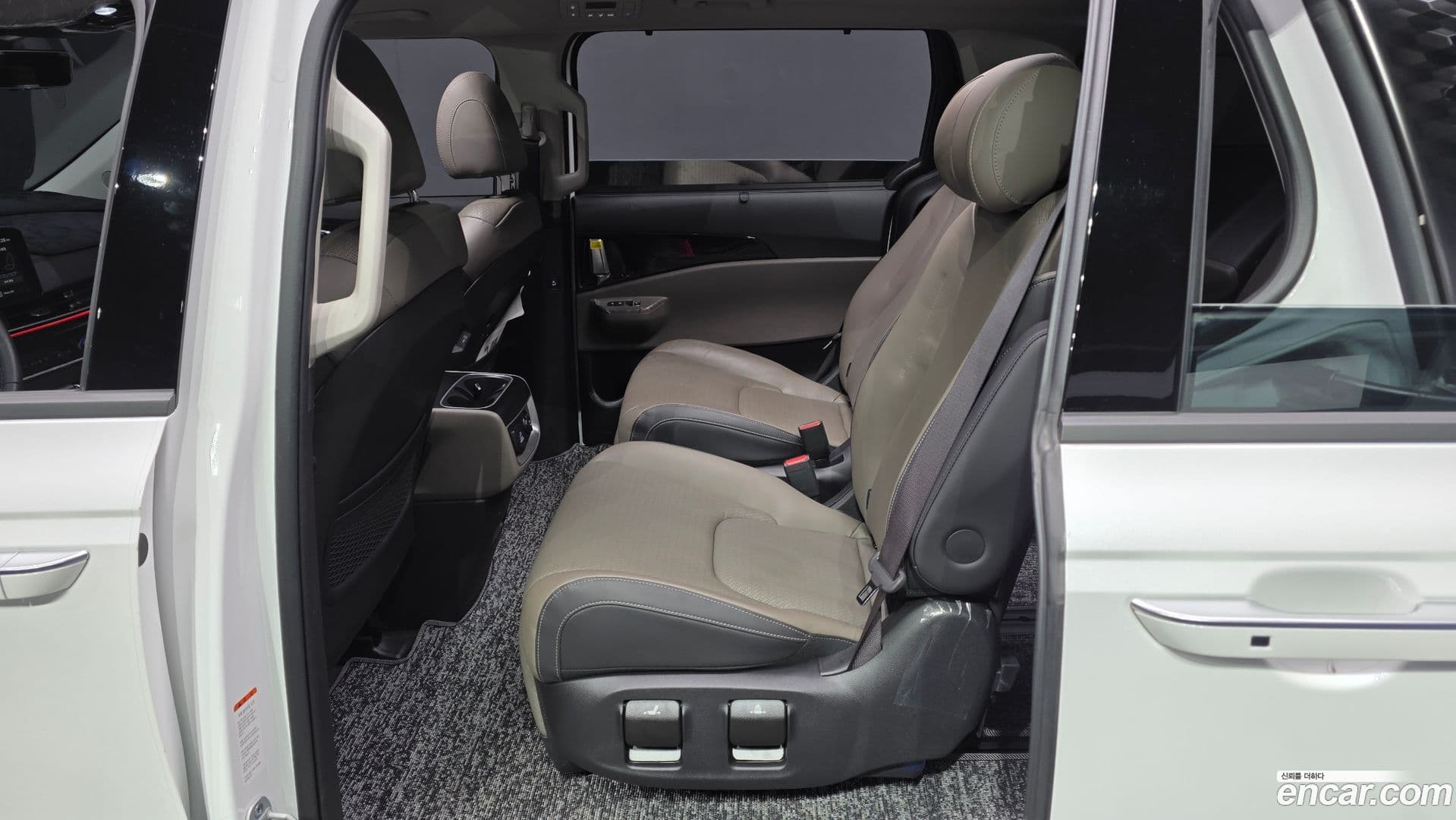 Main__Slider__Photo:Canival Kia 2024.6-11