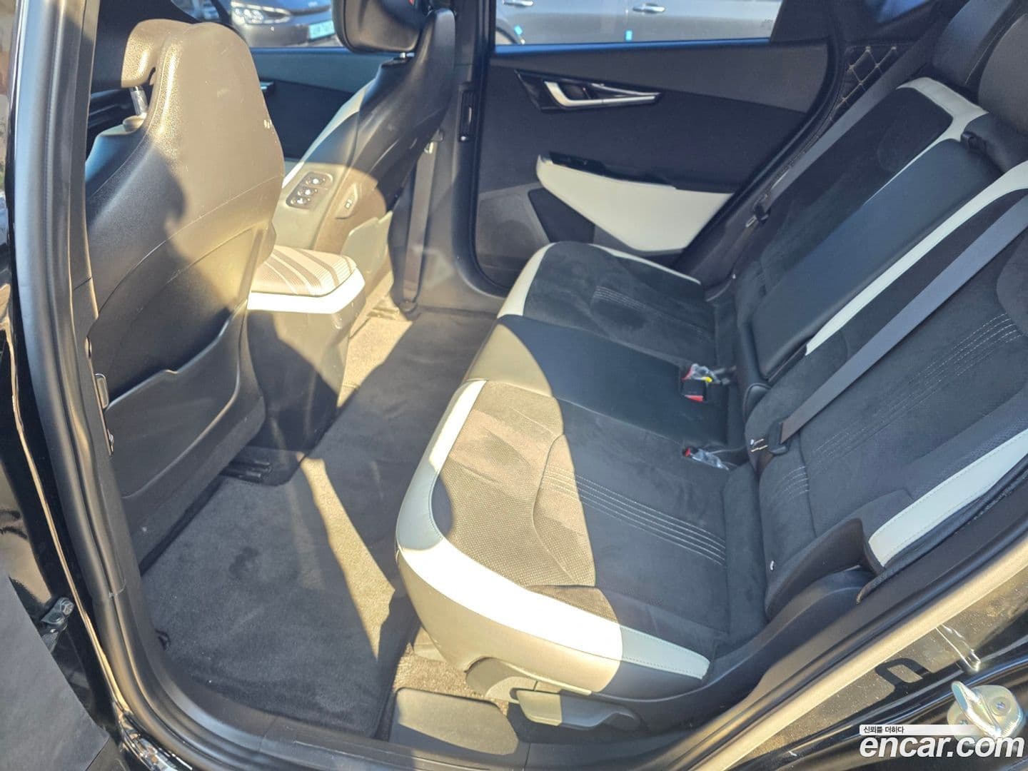 Main__Slider__Photo:EV6 Kia 2021.9-15