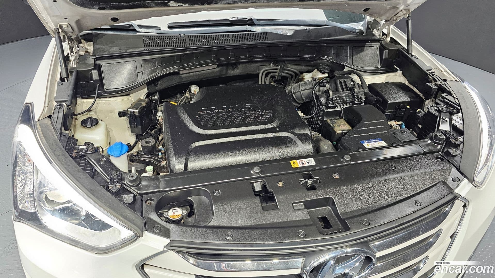 Main__Slider__Photo:Santafe Hyundai 2015.3-5